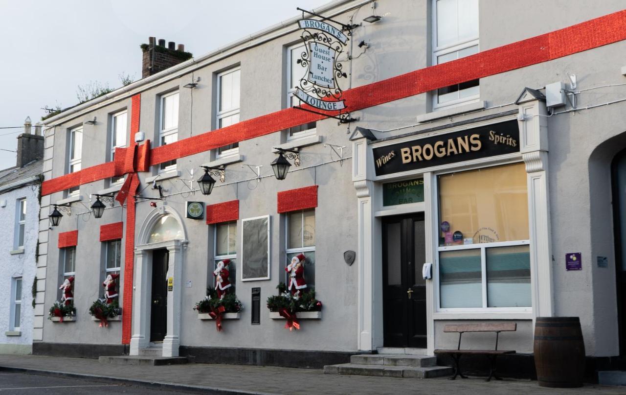 Brogans Bar & Hotel Trim Exterior foto